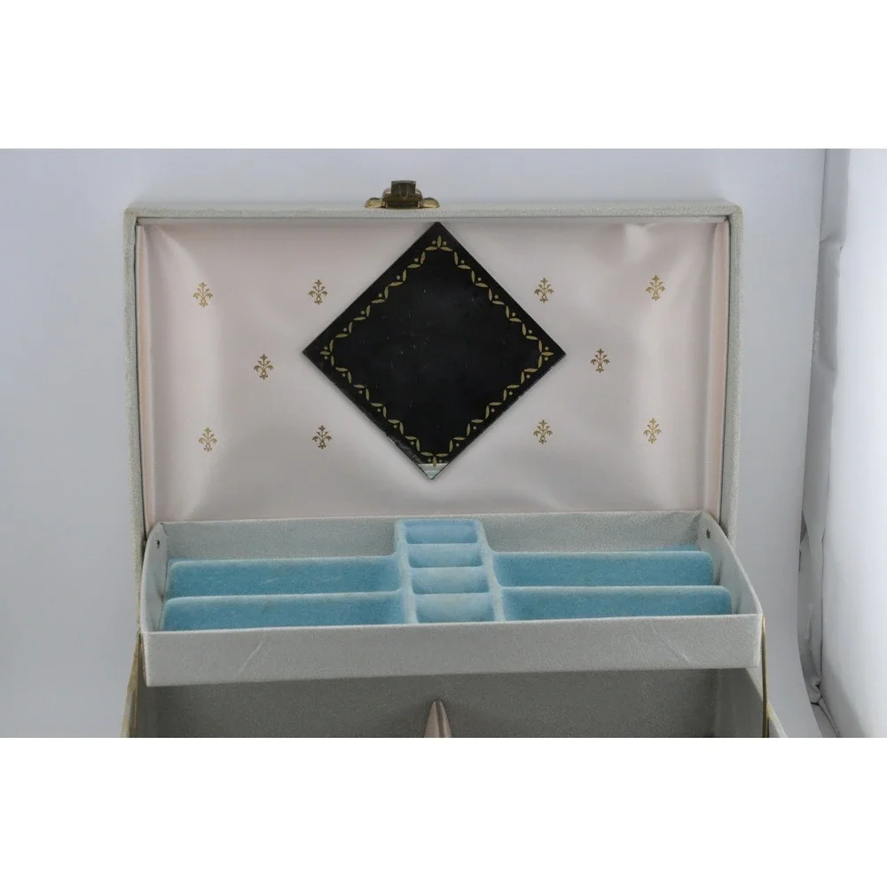 N/A vintage jewelry